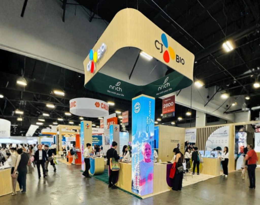 trade show booth design by castle exhibits
